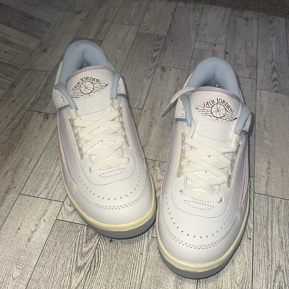 New in box Womens Air JORDAN 2 Retro Low! - Picture 8 of 12